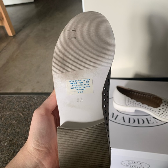 White Women’s Flats Loafers Shoes - Picture 7 of 7